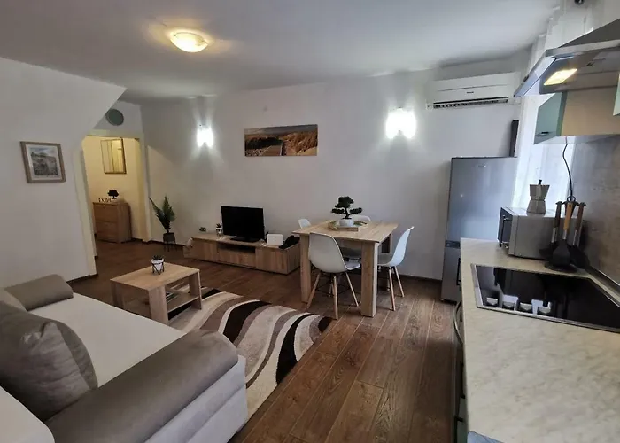 A Charming One-Bedroom Apartment In The Heart Of \'Rovinj\'